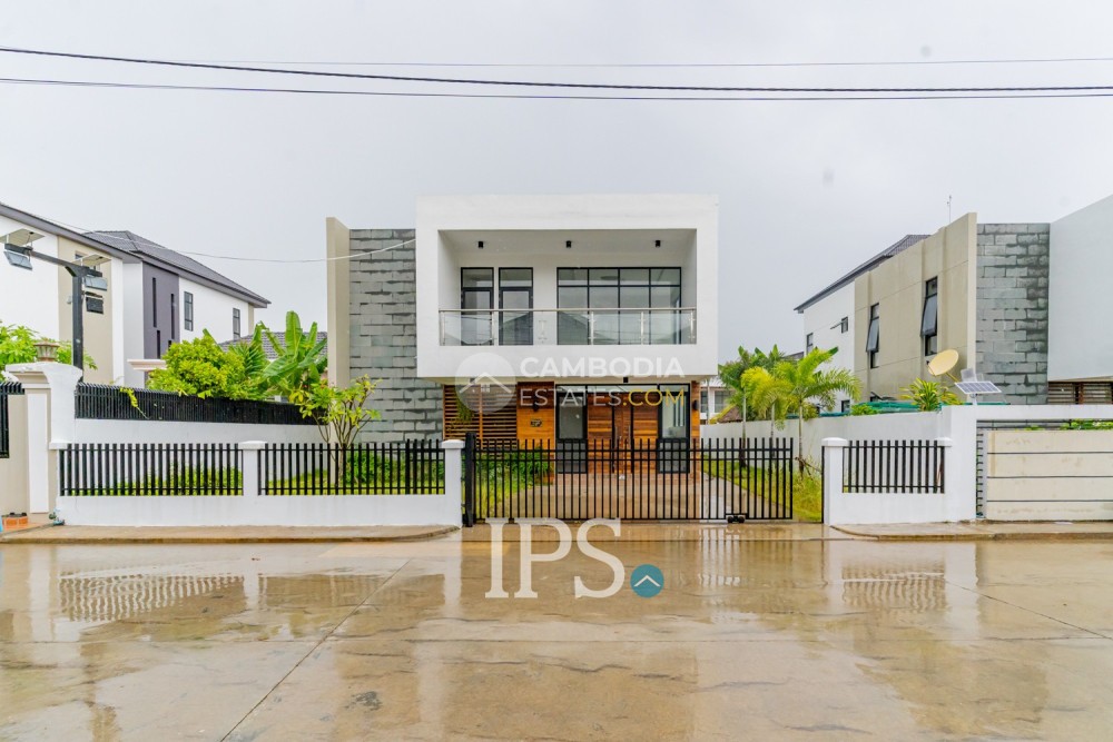 4-Bedroom Villa for Sale – Borey Williams Angkor Chey, Snaor, Phnom Penh