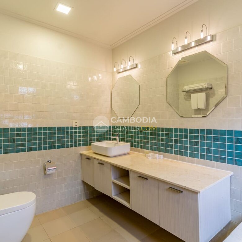 Luxury Duplex 3 Bedroom Penthouse for Rent in Wat Phnom, Phnom Penh | $3,200/Month